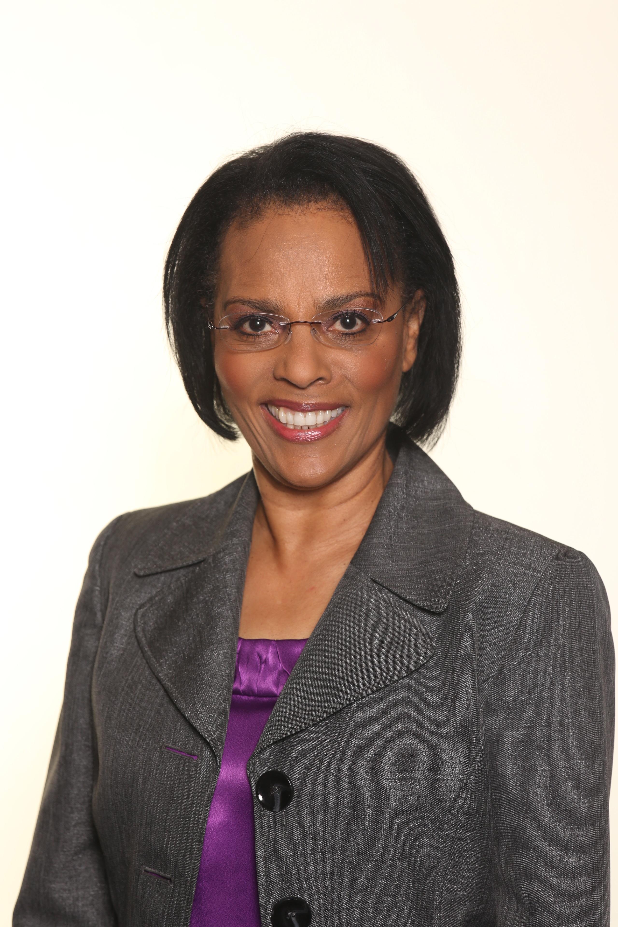 PARCHMENT HEADSHOT_2021