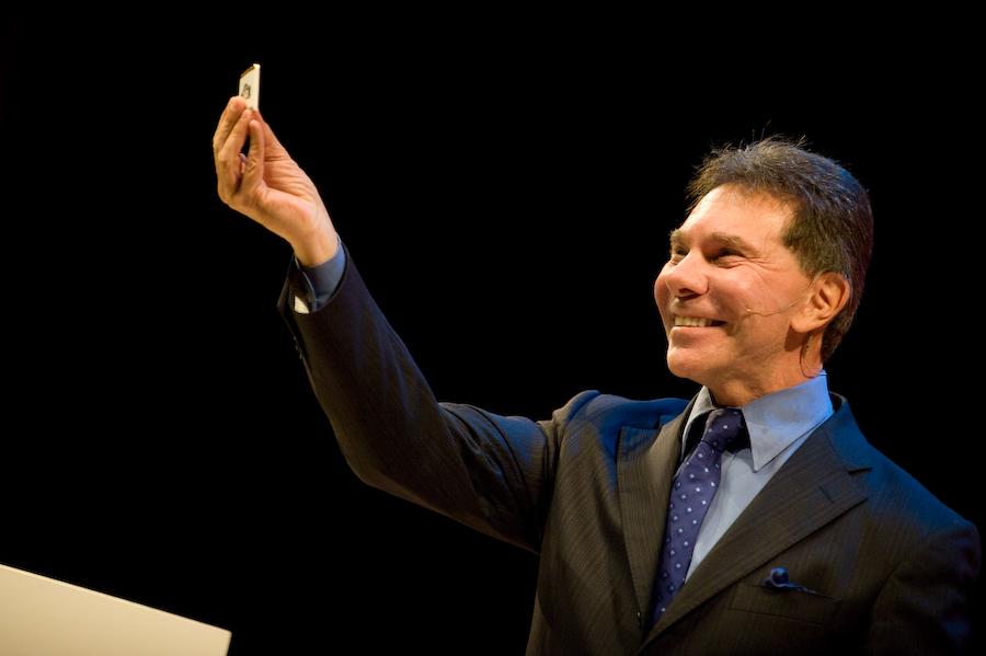 Dr. Robert Cialdini
